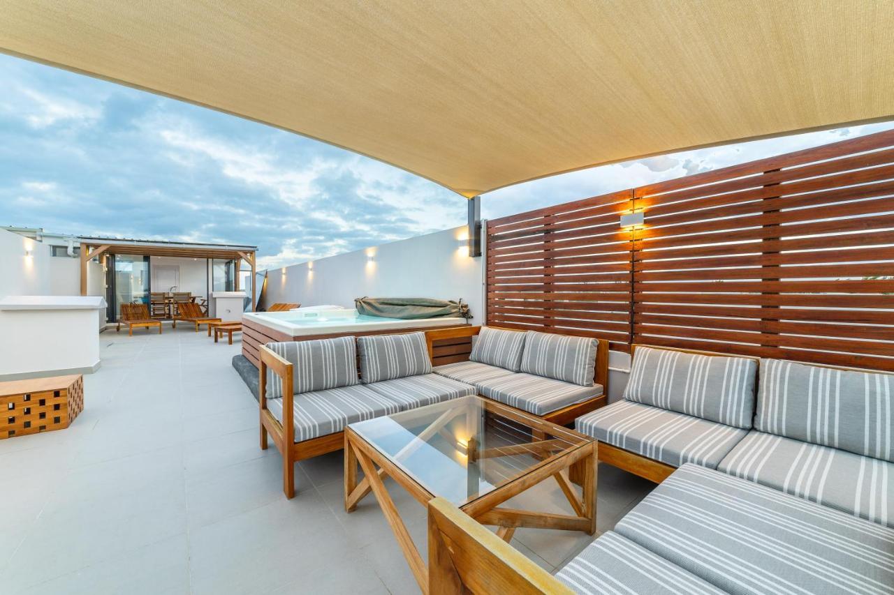 One Bay Residence Unit 15 - Penthouse With Private Roof Top, Jacuzzi And Sea View Grand Bay Buitenkant foto