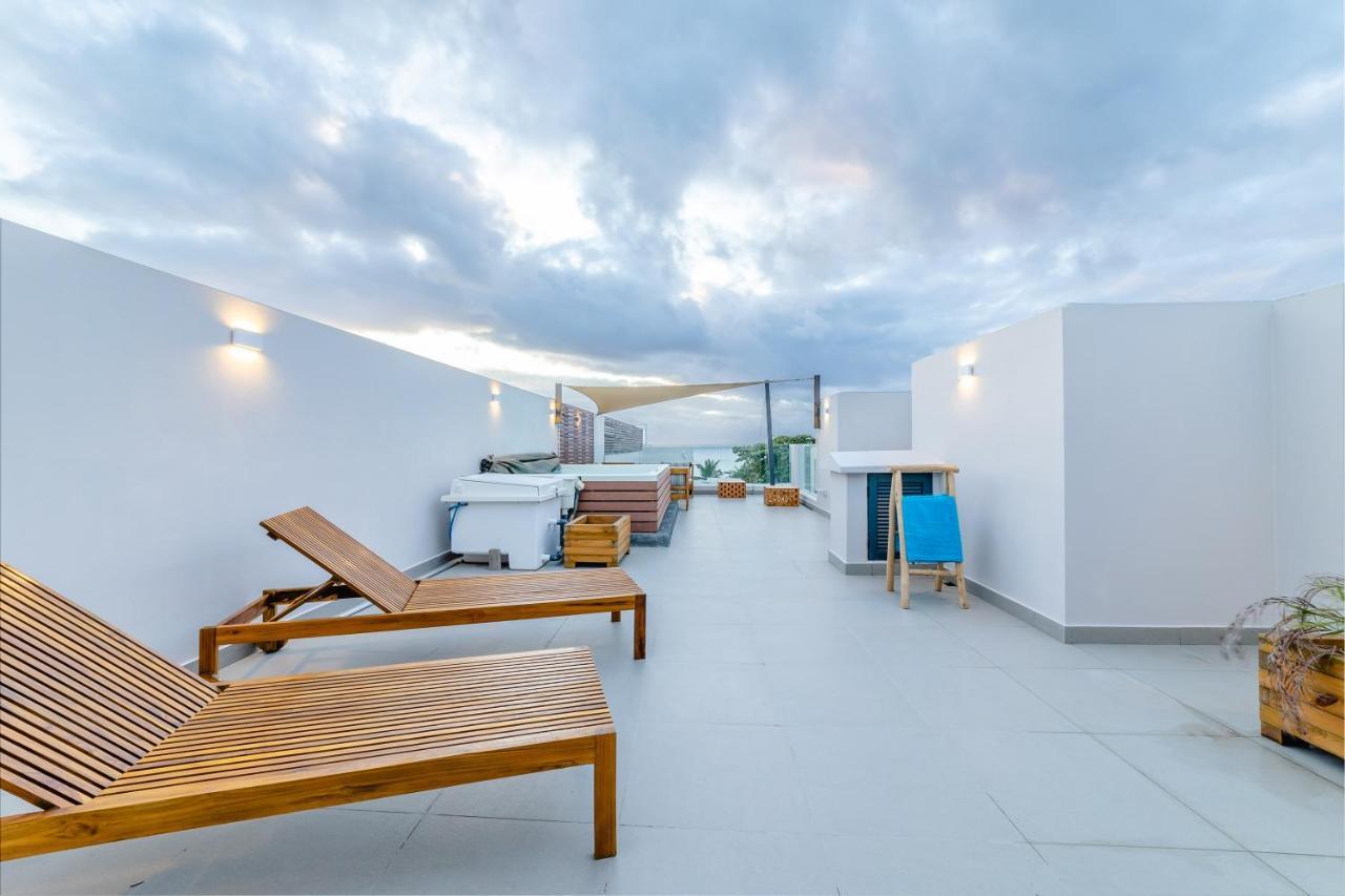One Bay Residence Unit 15 - Penthouse With Private Roof Top, Jacuzzi And Sea View Grand Bay Buitenkant foto