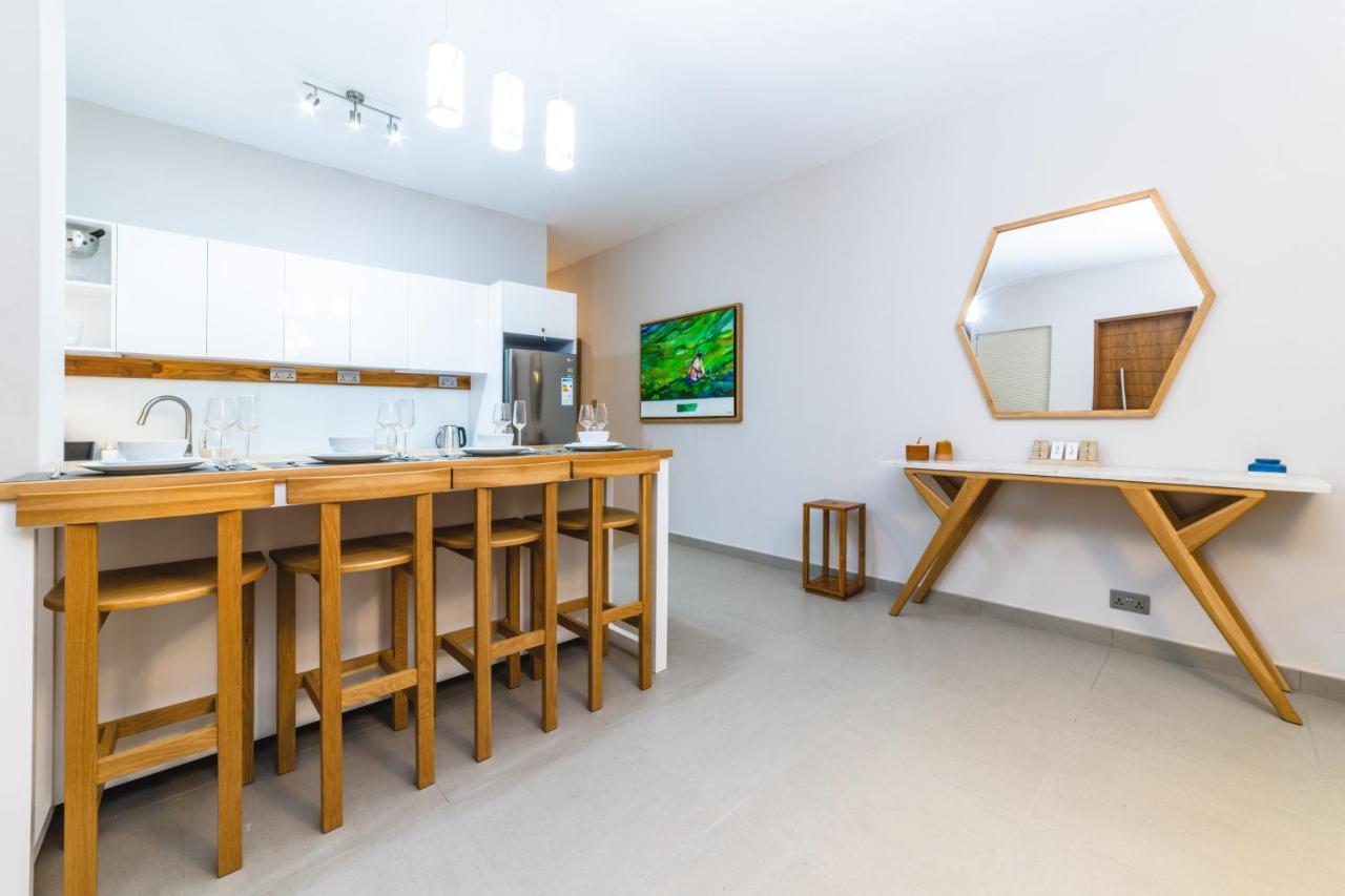 One Bay Residence Unit 15 - Penthouse With Private Roof Top, Jacuzzi And Sea View Grand Bay Buitenkant foto